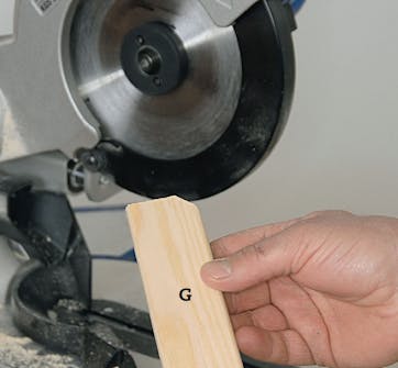 Lämpöpumpun suoja: Sahaa kaikki listat (G ja H). Lämpöpumpun suoja: Sahaa kaikki listat (G ja H).